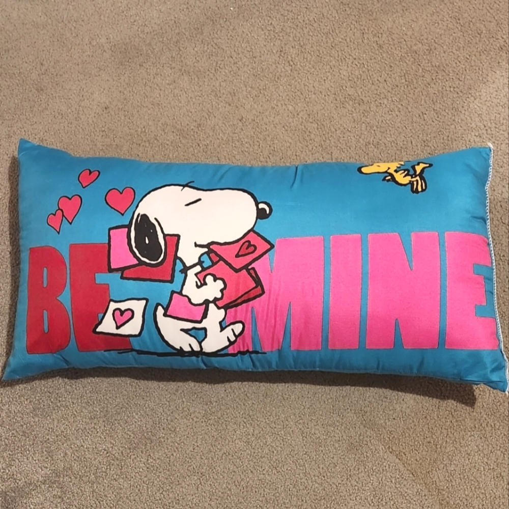 Peanuts Valentine's Pillow
